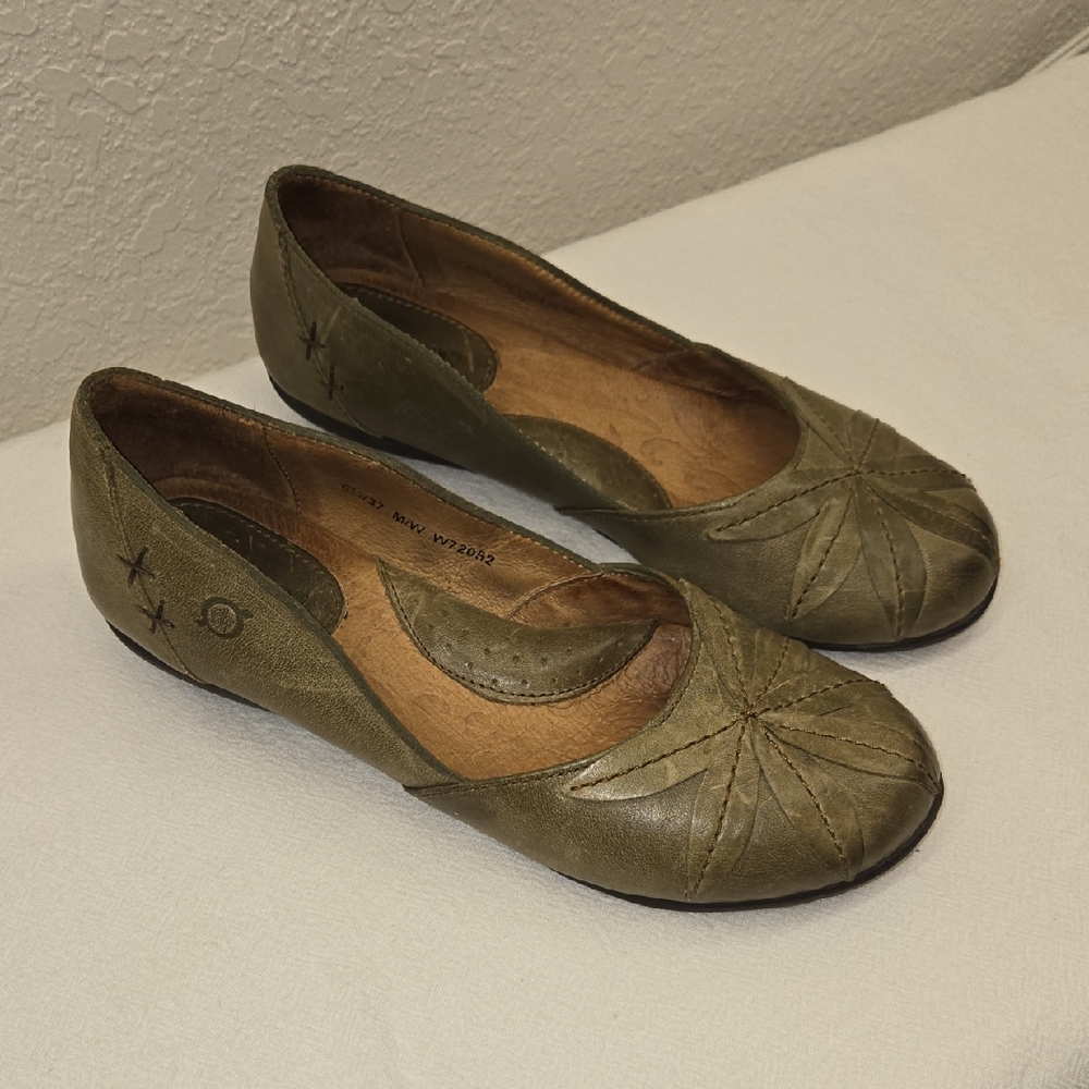 Born Sage Green Leather Loafers Size 6 1/2